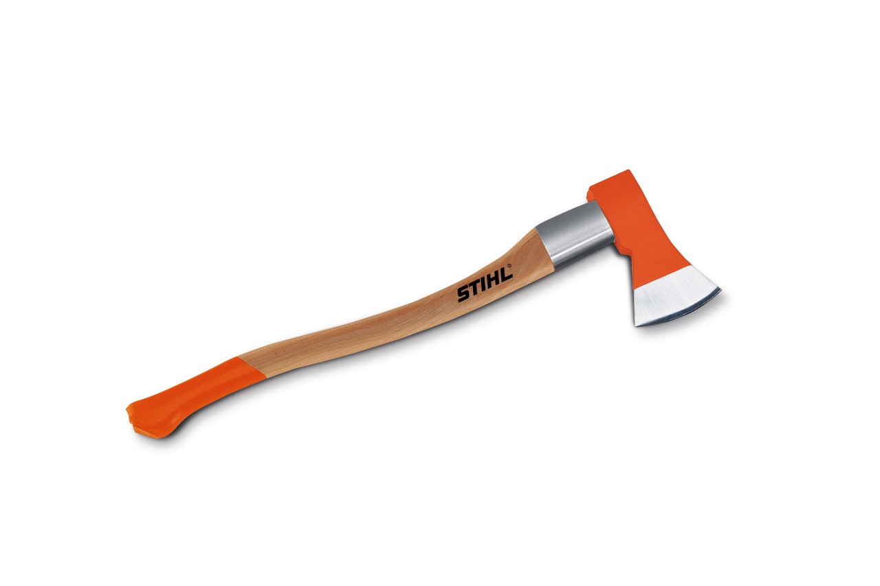 STIHL Forst Axt AX 16 vor weißem Hintergrund