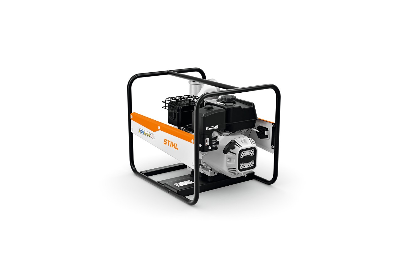 STIHL Wasserpumpe WP 900 vor weißem Hintergrund