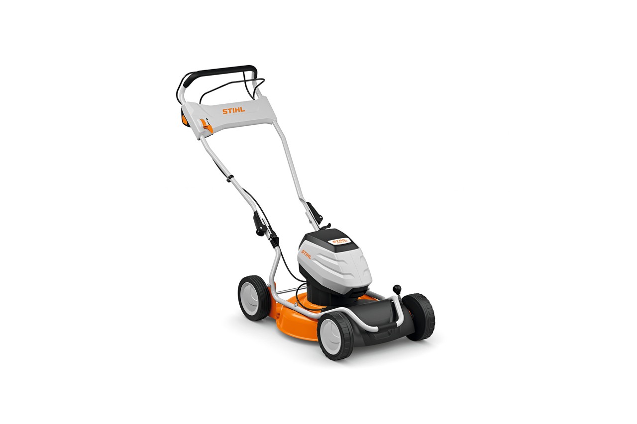 STIHL Mulchmäher RMA 2 RV vor weißem Hintergrund