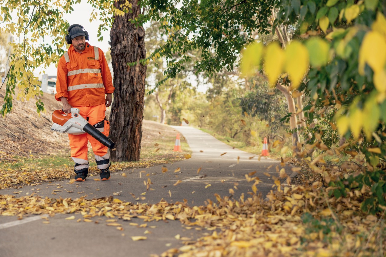 STIHL AP Profi Blasgerät im Einsatz
