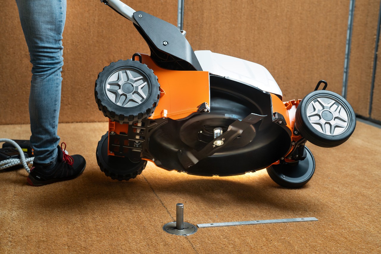 Der STIHL Profi-Rasenmäher im Test