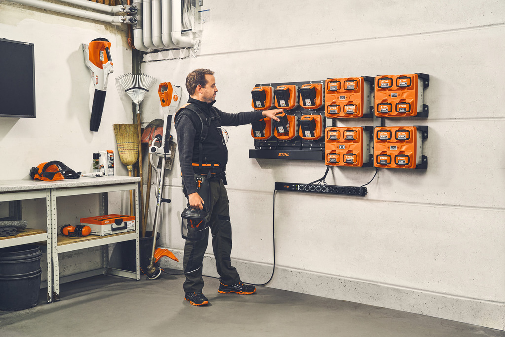 CM 10, Cr 6 und AL 301 Wandmontage im Einsatz
