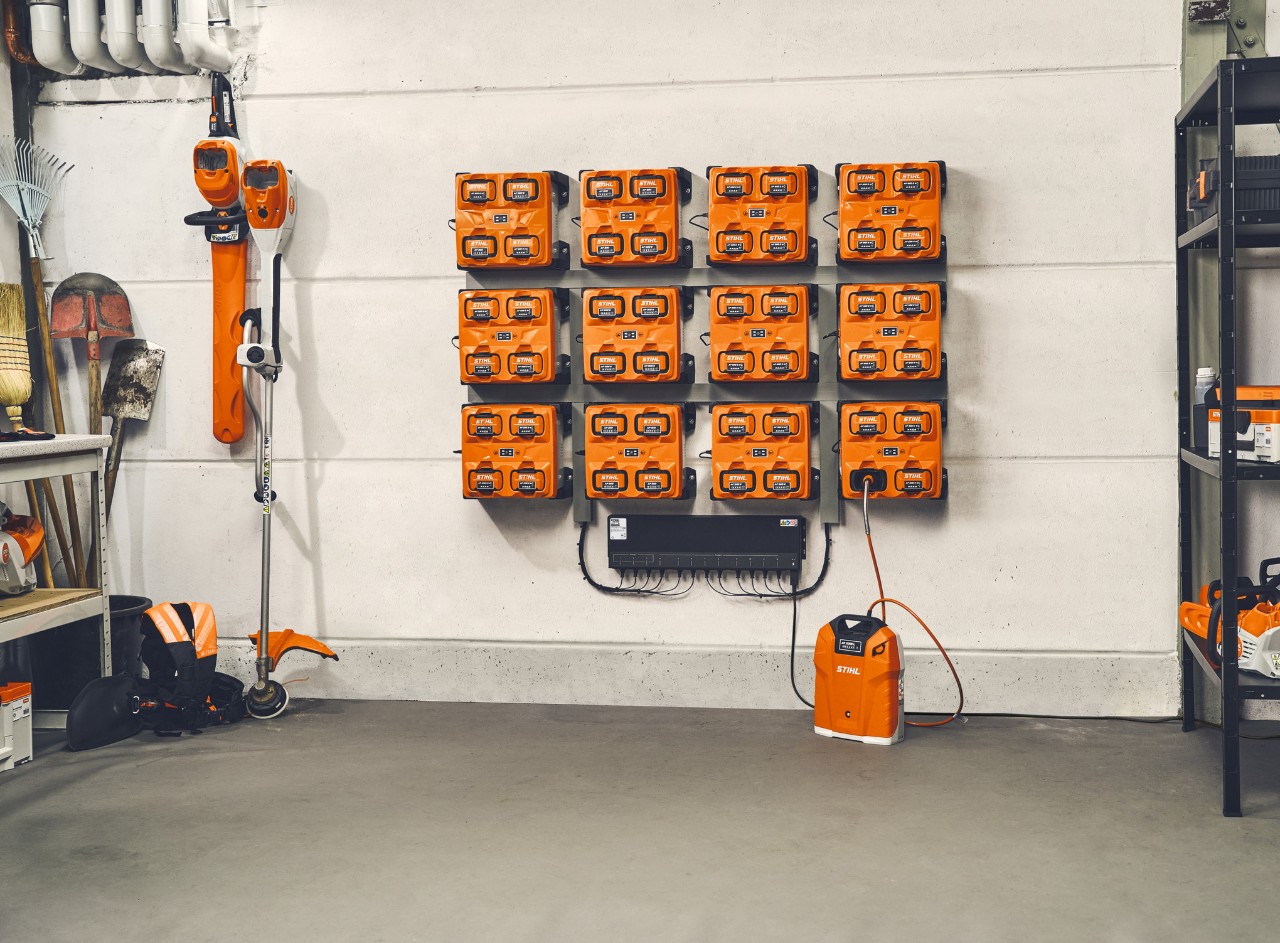 CM 12, CR 6 und AL301-4 Wandmontage im Einsatz