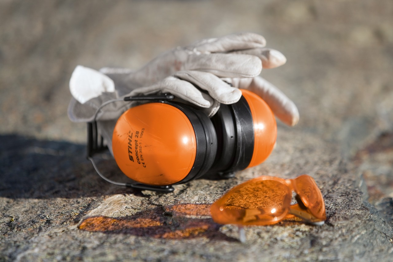 STIHL Schutzbrille FUNCTION Light in orange, Gehörschutz und Schutzhandschuhe