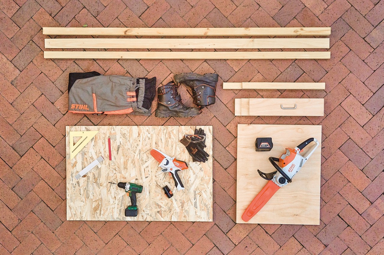 Werkzeug, um einen Gerätehalter selber zu bauen, wie der STIHL Akku-Gehölzschneider GTA 26 und die STIHL Akku-Kettensäge MSA 140 C