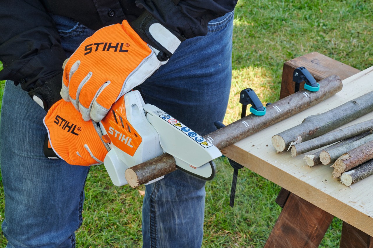 Äste zuschneiden mit dem STIHL Akku-Gehölzschneider GTA 26